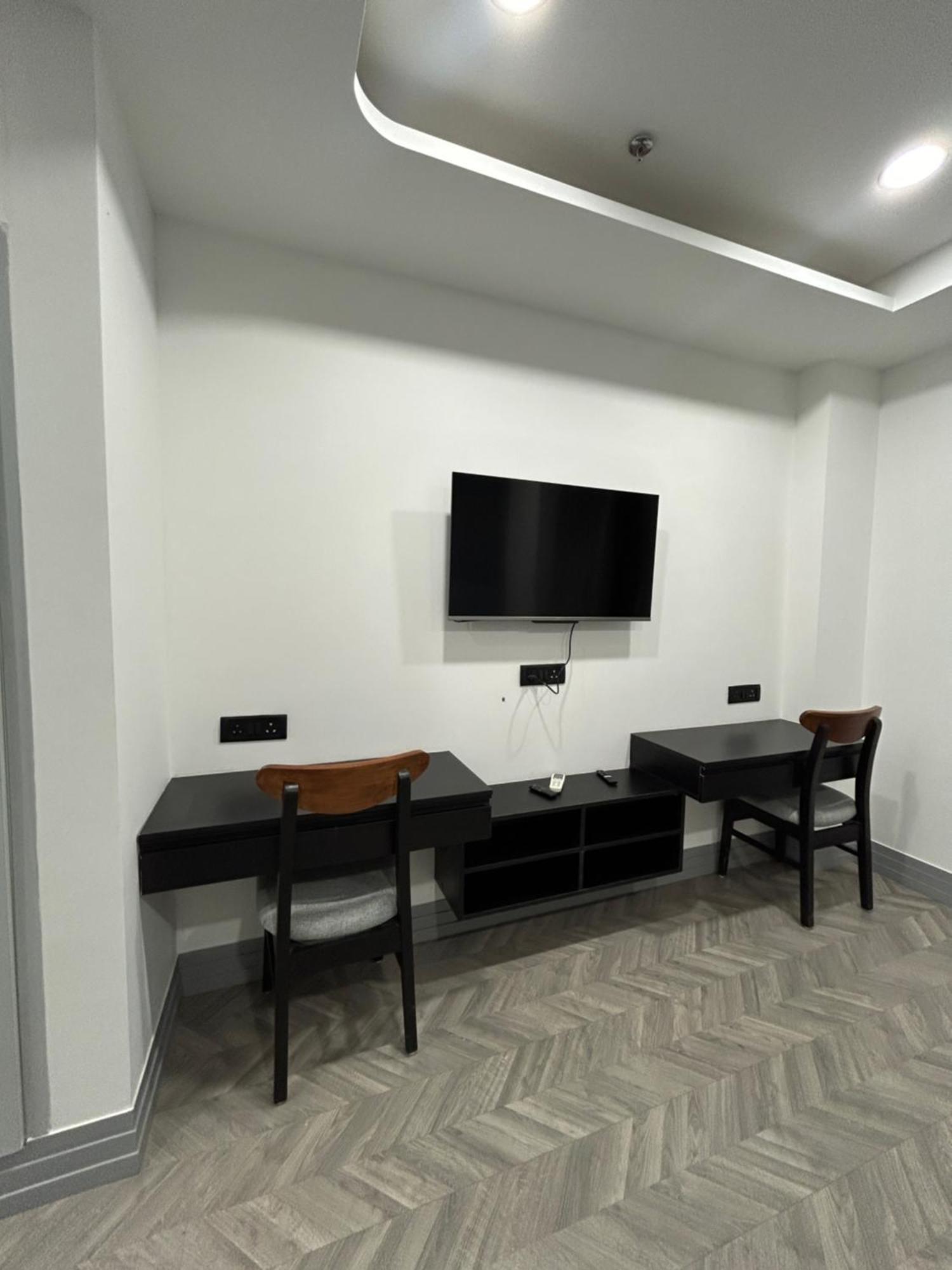 Bedchambers Serviced Apartment, Golf Course, Gurgaon Eksteriør bilde
