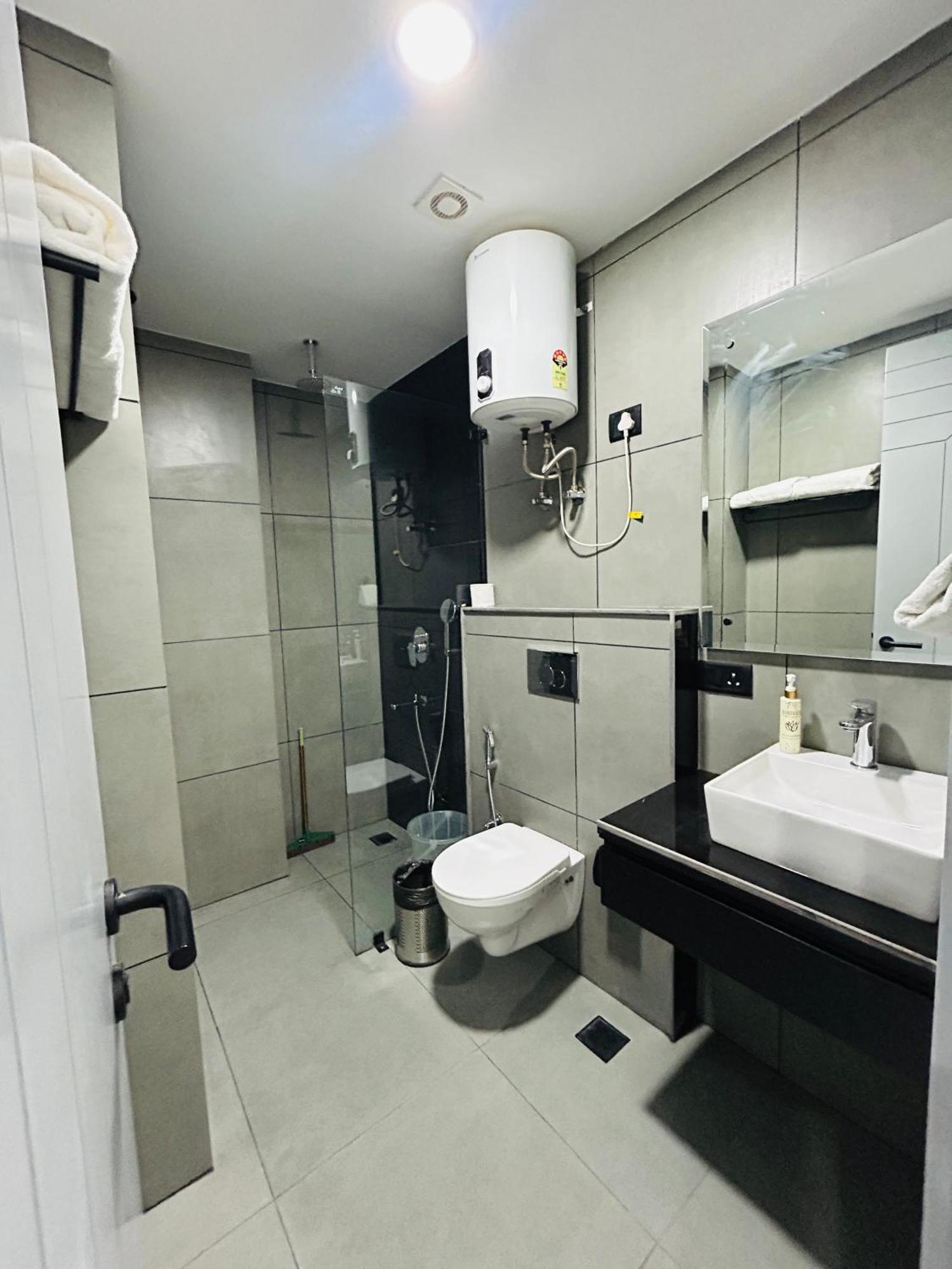 Bedchambers Serviced Apartment, Golf Course, Gurgaon Eksteriør bilde
