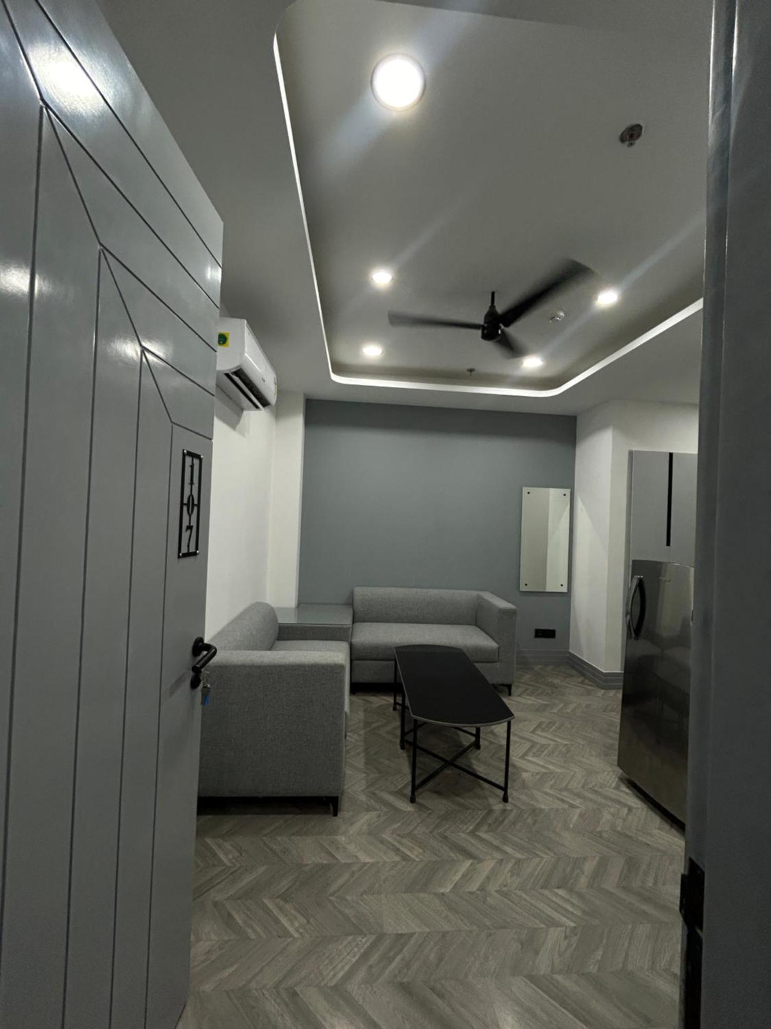 Bedchambers Serviced Apartment, Golf Course, Gurgaon Eksteriør bilde