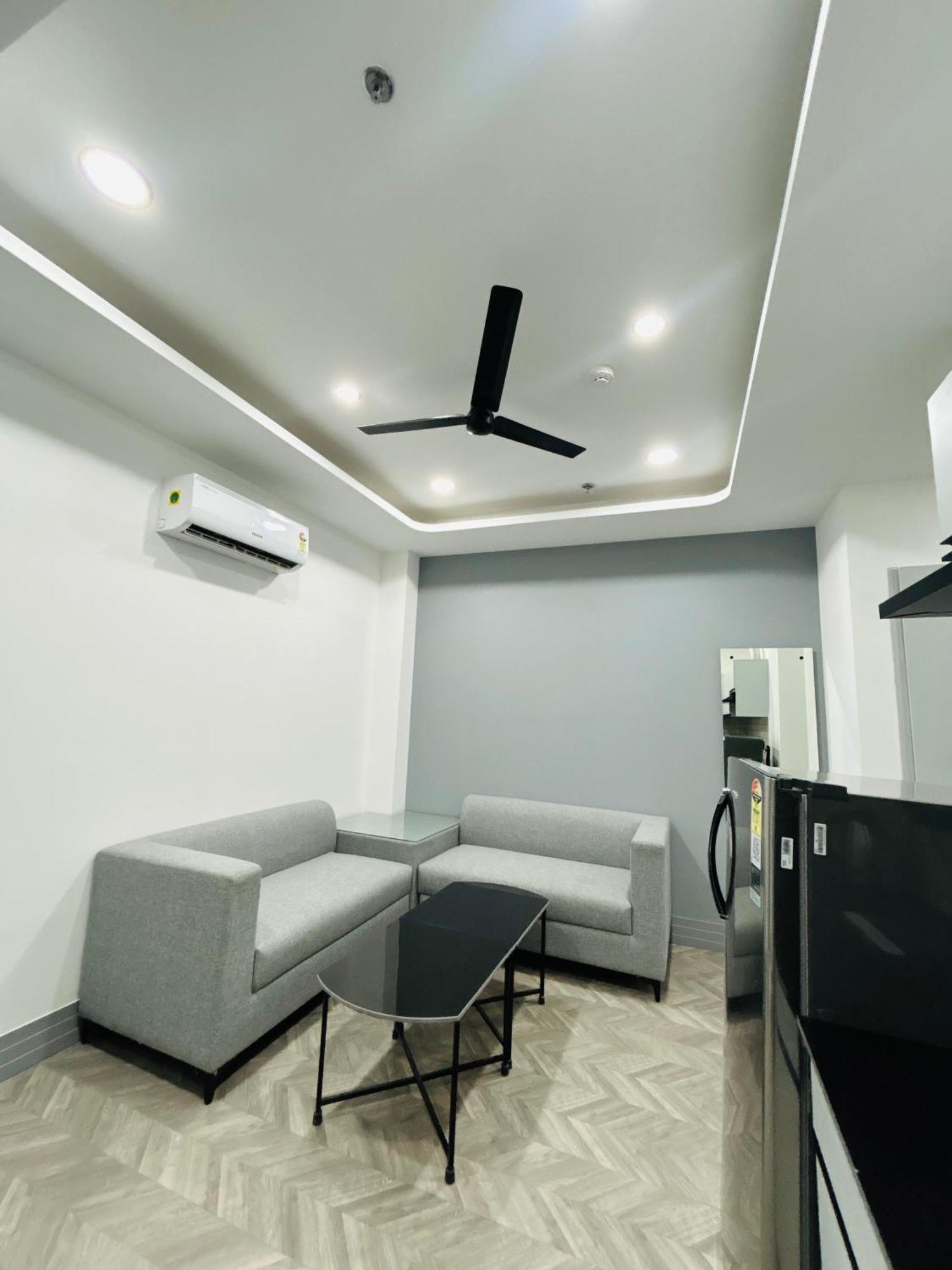 Bedchambers Serviced Apartment, Golf Course, Gurgaon Eksteriør bilde