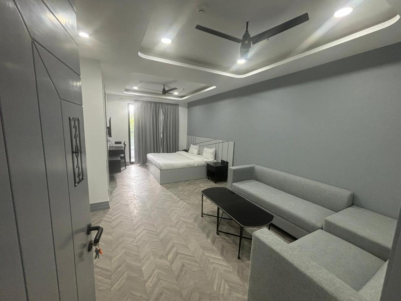Bedchambers Serviced Apartment, Golf Course, Gurgaon Eksteriør bilde